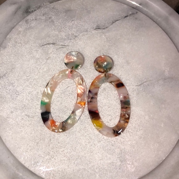 5/$25 Multicolored Oval Earrings - Picture 1 of 1